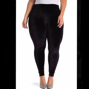 NWT Hue Velvet Plus Leggings
